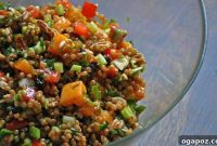 Vibrant Wheat Berry Salad with Apricots and Scallions