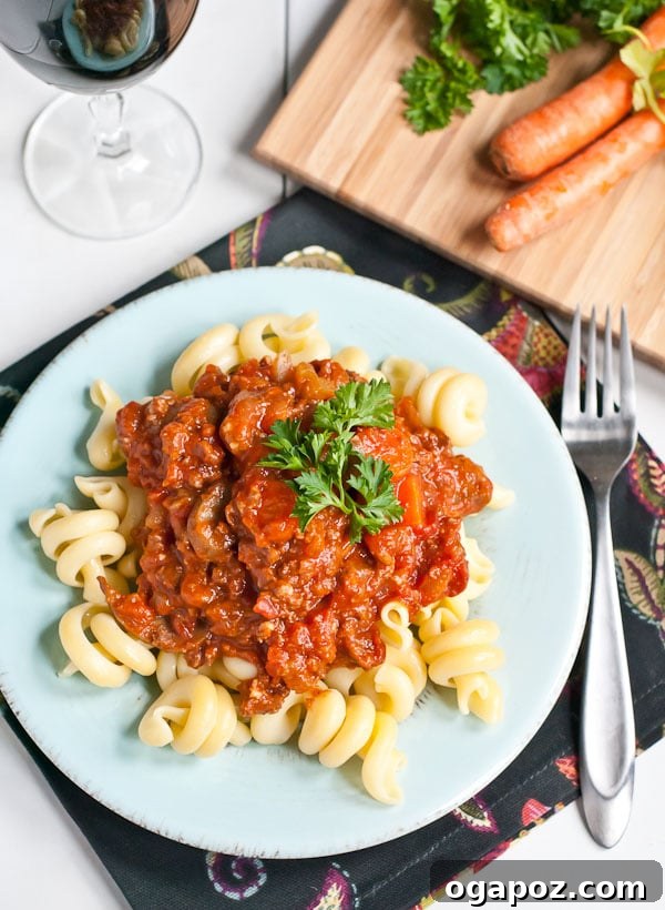 26 Effortless Slow Cooker Dinners 15 slow-cooker-sausage-ragu-3