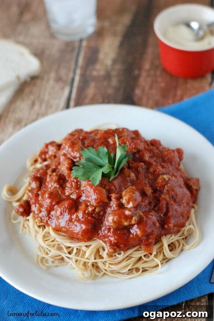 26 Effortless Slow Cooker Dinners 26 Meat-Sauce-2