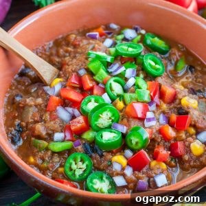 10 Ultimate Instant Pot Chili Recipes 8 A hearty bowl of vegan lentil chili, perfect for a plant-based diet.