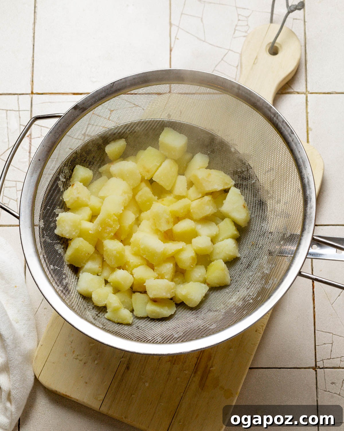 Crispy Fluffy French Fries 4 Boiled potato cubes