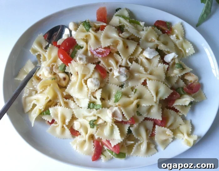 Delicious Caprese Pasta Salad with fresh ingredients