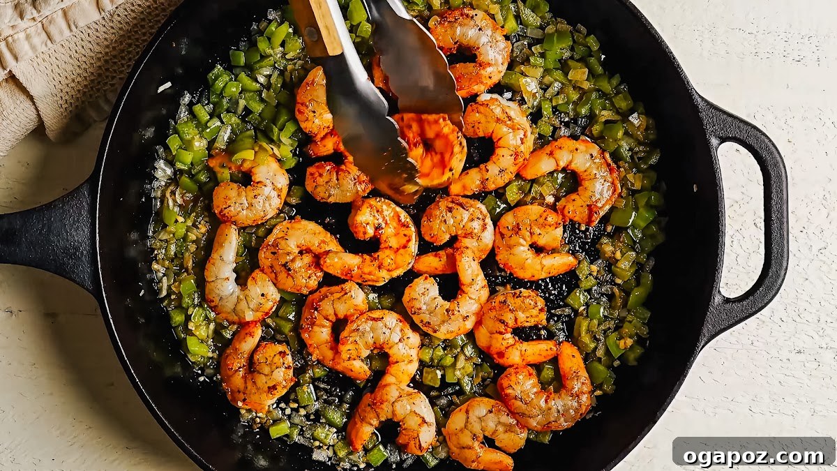 Creamy Southern Shrimp and Grits Recipe for Weeknight Dinner 6 Shrimp and Grits recipe steps.
