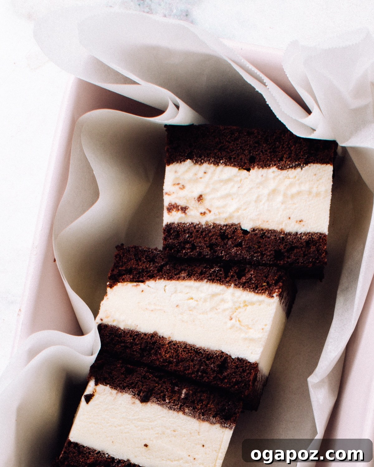 18+ Irresistible Frozen Treats: Homemade Popsicles and Ice Cream 15 Homemade ice cream sandwiches with chocolate wafers.