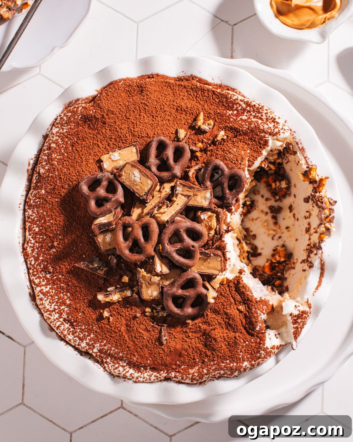 No-Bake Cheesecakes, Mousses & No-Churn Ice Creams 9 Peanut Butter Pretzel Pie