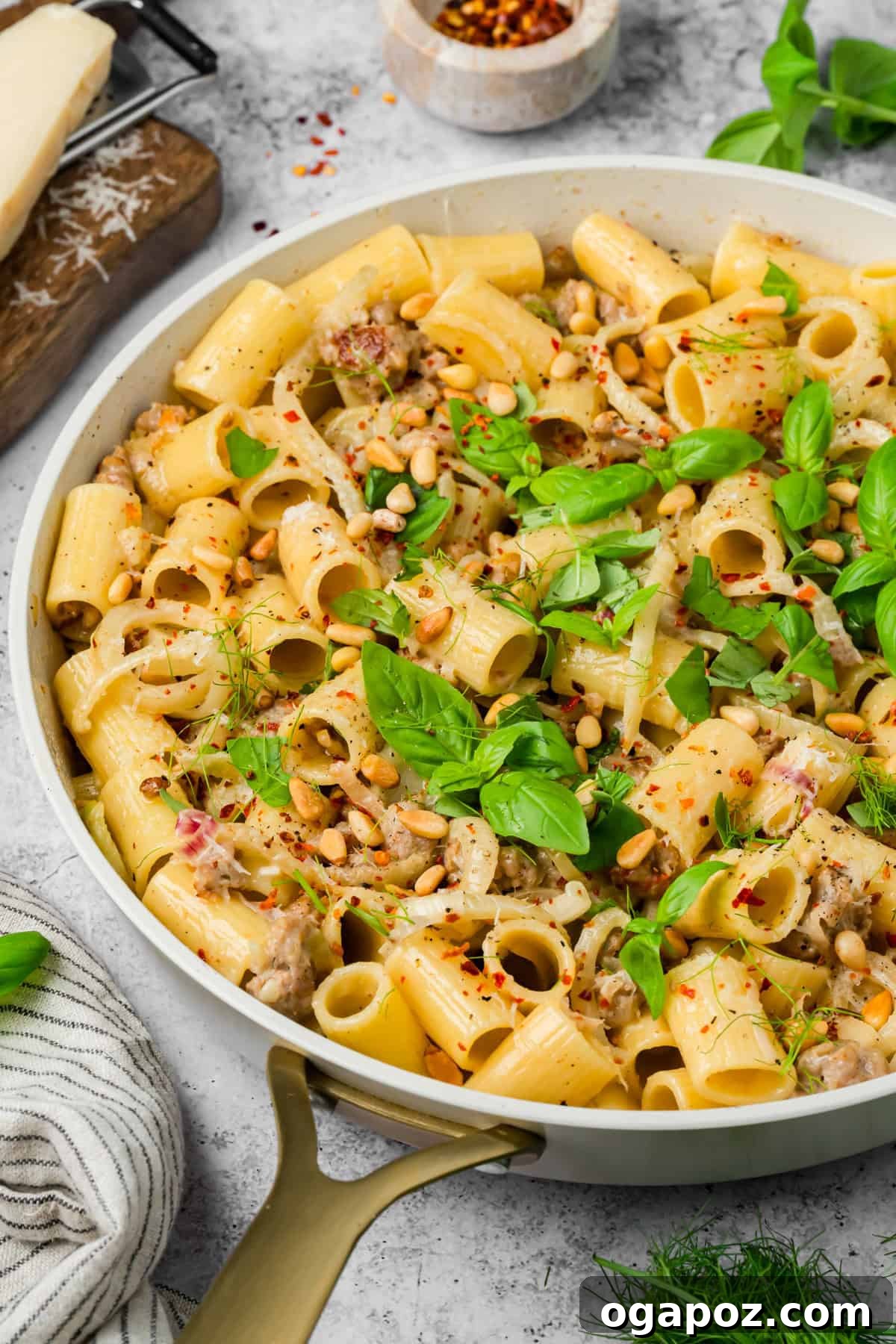 Creamy Italian Sausage and Fennel Pasta with Parmesan 12 Creamy Sausage and Fennel Pasta with pine nuts and basil